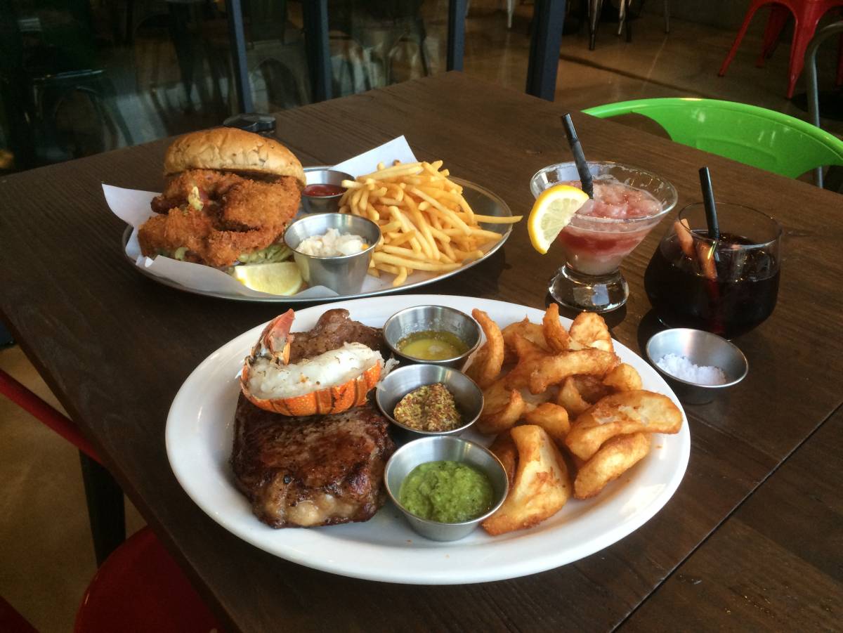 Lobster Bar, Korea Restaurant and Cafe