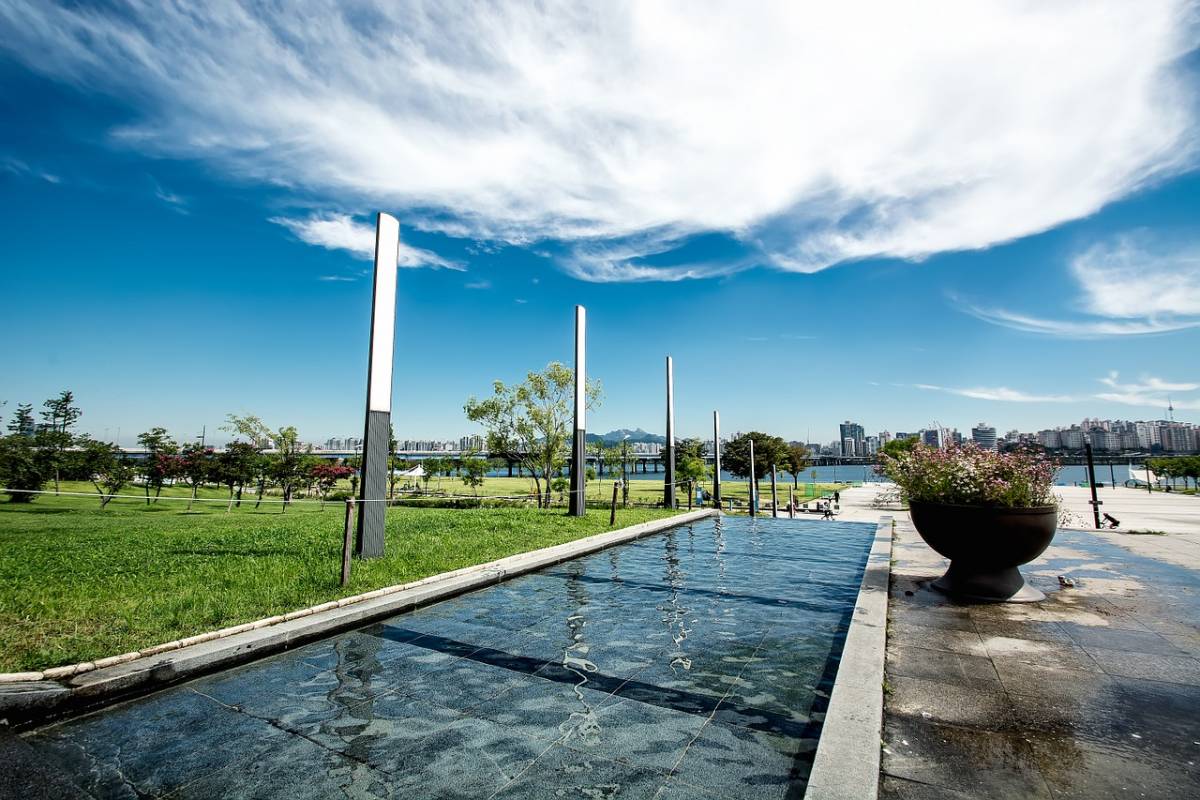 Yeouido Hangang Park 여의도 한강 공원 in Seoul, South Korea Trazy, Your